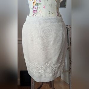 Valia Cream Embroidered Pencil Skirt